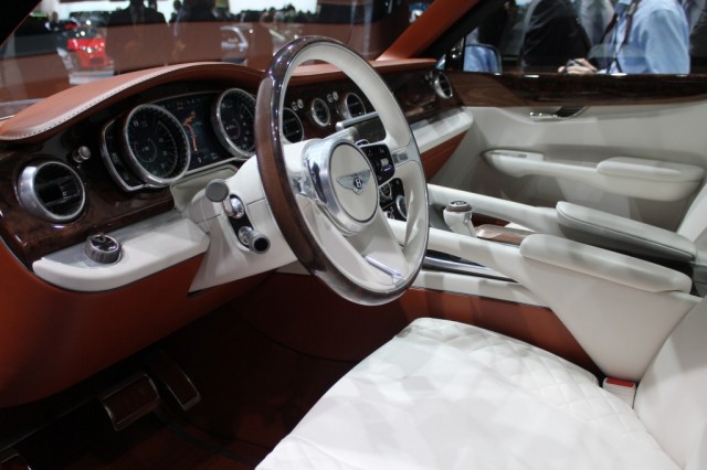 Bentley ya tiene 2.000 pedidos en firme por un SUV que aún está por llegar 2