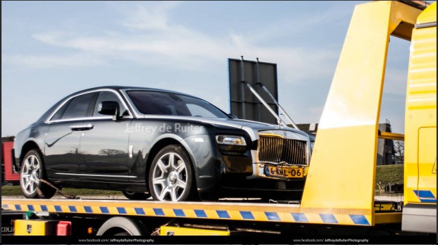 Estrella su BMW M5 contra un Rolls-Royce Ghost 2