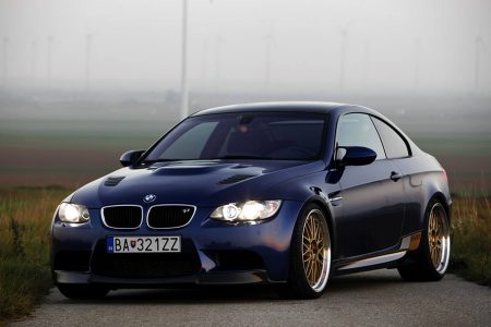 BMW M3 GTR M500 Golden Edition por Petersport