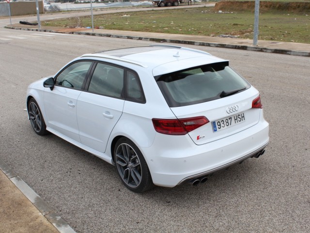 Prueba: Audi S3 Sportback 2.0 TFSI de 300 caballos (equipamiento, comportamiento, conclusión)