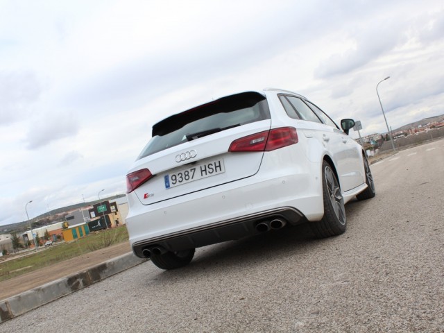 Prueba: Audi S3 Sportback 2.0 TFSI de 300 caballos (equipamiento, comportamiento, conclusión)