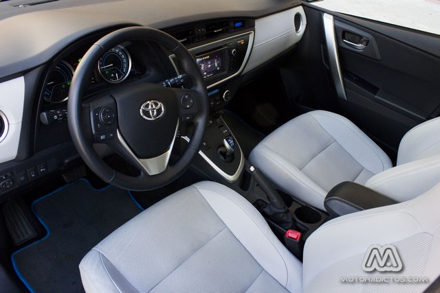 Prueba: Toyota Auris HSD híbrido (diseño, habitáculo, mecánica)