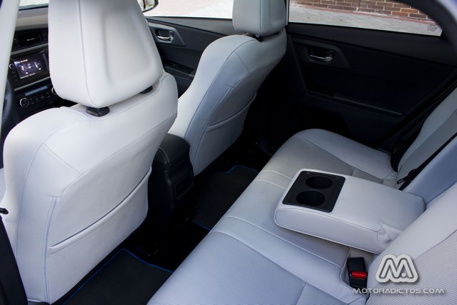 Prueba: Toyota Auris HSD híbrido (diseño, habitáculo, mecánica) 7