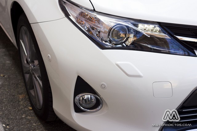 Prueba: Toyota Auris HSD híbrido (diseño, habitáculo, mecánica)