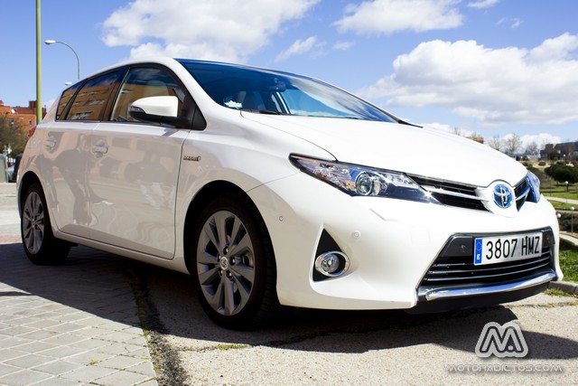 Prueba: Toyota Auris HSD híbrido (equipamiento, comportamiento, conclusión)