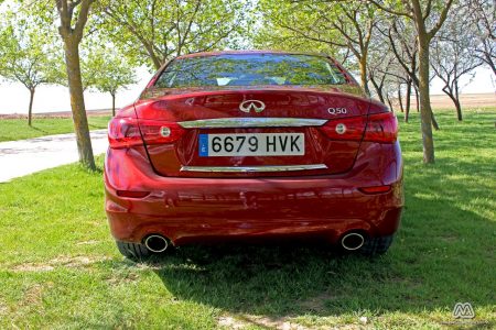 Prueba: Infiniti Q50 2.2d GT (equipamiento, comportamiento, conclusión)