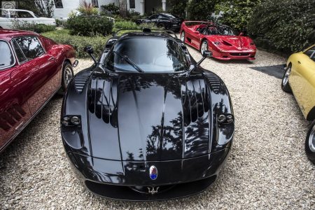 A la venta el único Maserati MC12 de color negro construido