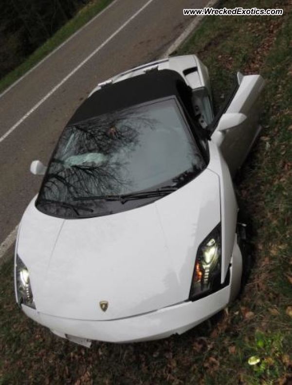 Destrozan un Lamborghini Gallardo LP560-4 Spyder en Suiza