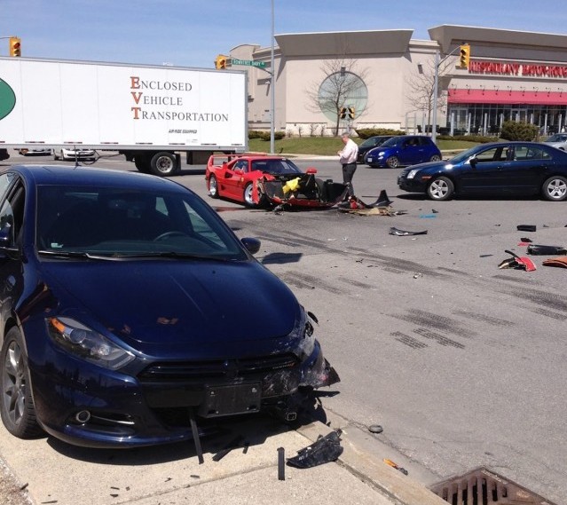 Estrella un Ferrari F40 contra un Dodge Dart