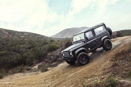 ¿El Land Rover Defender que siempre anhelaste? Icon te lo trae con un V8 LS3 de General Motors