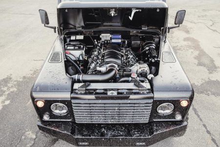 ¿El Land Rover Defender que siempre anhelaste? Icon te lo trae con un V8 LS3 de General Motors