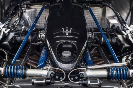 A la venta el único Maserati MC12 de color negro construido