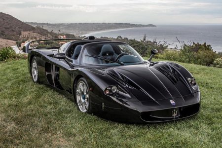 A la venta el único Maserati MC12 de color negro construido