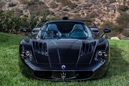 A la venta el único Maserati MC12 de color negro construido