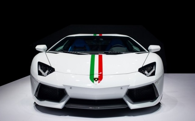 Oficial: Lamborghini Aventador LP700-4 "Nationale"