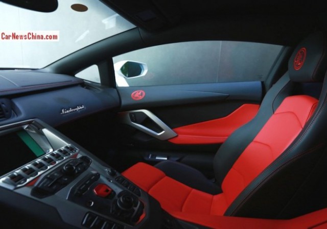 Un Lamborghini Aventador muy especial para Jackie Chan 3
