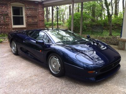 A la venta el último Jaguar XJ220 fabricado