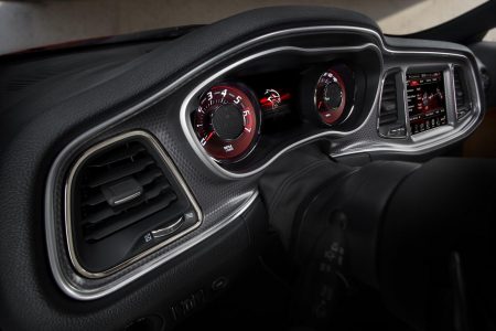Dodge-Challenger-SRT-Hellcat-22