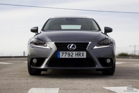 Prueba: Lexus IS 300h híbrido (equipamiento, comportamiento, conclusión)