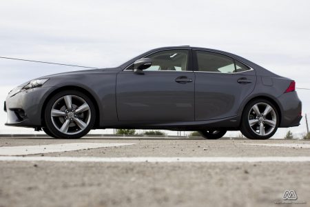 Prueba: Lexus IS 300h híbrido (equipamiento, comportamiento, conclusión)