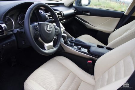 Prueba: Lexus IS 300h híbrido (equipamiento, comportamiento, conclusión)