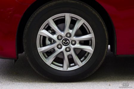 Prueba: Mazda 3 SkyActiv-G 100 CV (equipamiento, comportamiento, conclusión)