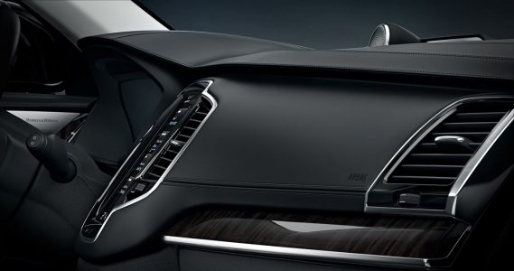 Volvo-XC90-2014-17
