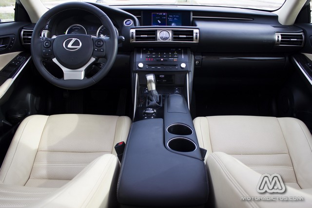 Prueba: Lexus IS300h Híbrido (diseño, habitáculo, mecánica) 5