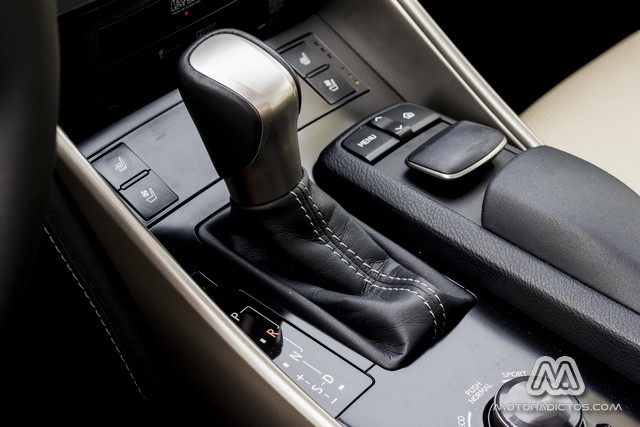 Prueba: Lexus IS300h Híbrido (diseño, habitáculo, mecánica) 7