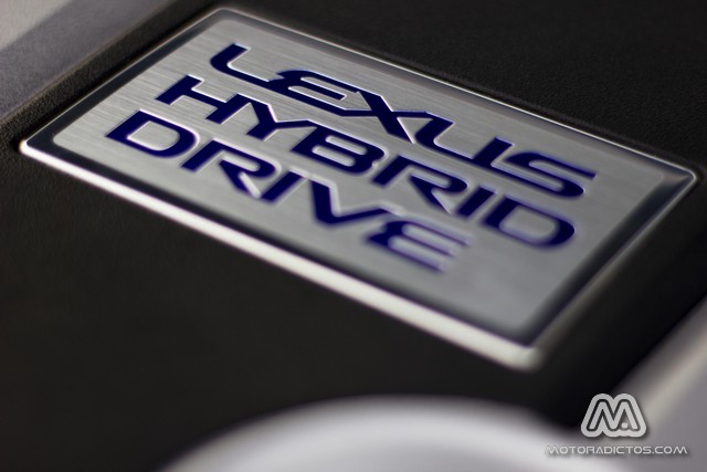 Prueba: Lexus IS 300h Híbrido (diseño, habitáculo, mecánica)