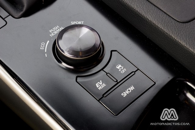 Prueba: Lexus IS300h Híbrido (diseño, habitáculo, mecánica) 12