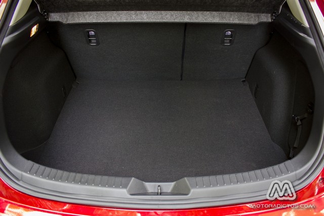 Prueba: Mazda 3 SkyActiv-G 100 CV (diseño, habitáculo, mecánica) 9