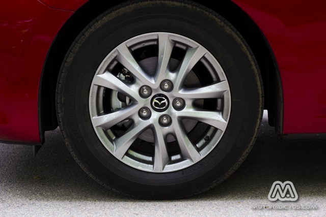 Prueba: Mazda 3 SkyActiv-G 100 CV (equipamiento, comportamiento, conclusión) 8