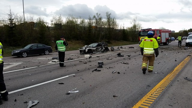 Terrible accidente entre un Corvette y una Dodge Ram en Noruega