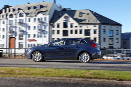 Llega el Volvo V40 D4 de 190 caballos