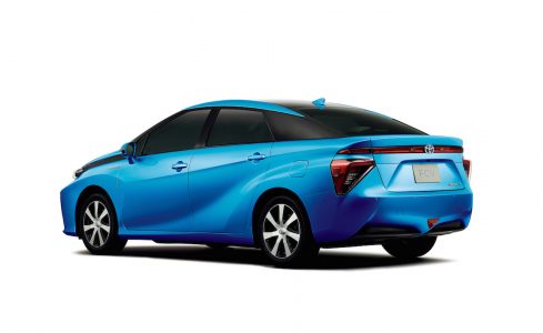 El Toyota FCV ya está disponible en Japón, y su diseño es... "peculiar"