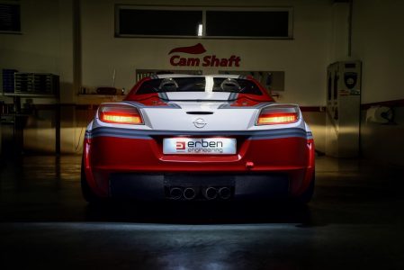 Madchen-Motoren-Opel-GT-4