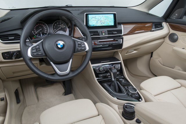 Oficial: BMW Serie 2 Active Tourer, desde 28.500 euros