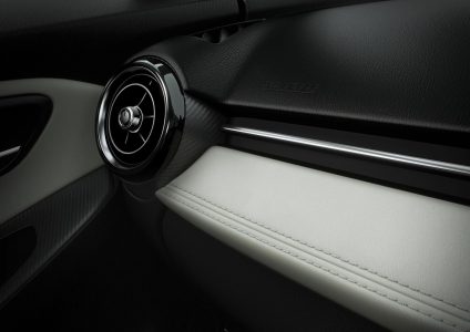 2015-mazda2-demio-37