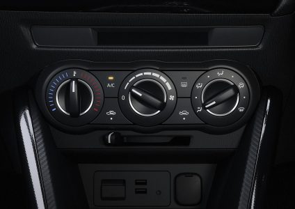 2015-mazda2-demio-40