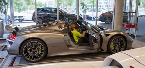 Porsche-918-Spyder-3