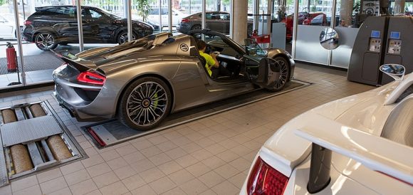 Porsche-918-Spyder-4