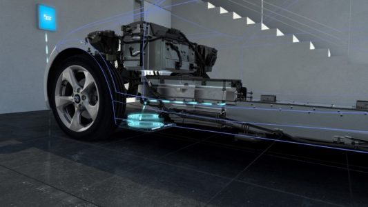 BMW y Mercedes trabajarán juntas en la carga inalámbrica de sus vehículos eléctricos