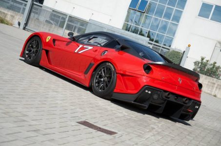 Sale a la venta un Ferrari 599XX