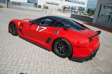 Sale a la venta un Ferrari 599XX