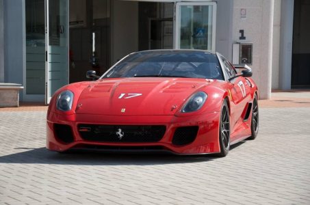 Sale a la venta un Ferrari 599XX