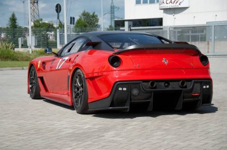 Sale a la venta un Ferrari 599XX