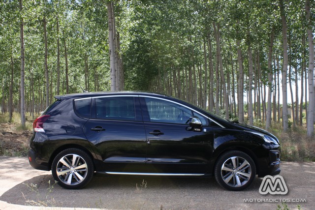 Prueba: Peugeot 3008 HYbrid4 (diseño, habitáculo, mecánica) 5