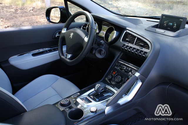 Prueba: Peugeot 3008 HYbrid4 (diseño, habitáculo, mecánica) 9