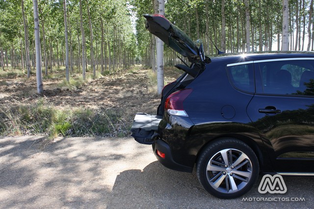 Prueba: Peugeot 3008 HYbrid4 (equipamiento, comportamiento, conclusión)